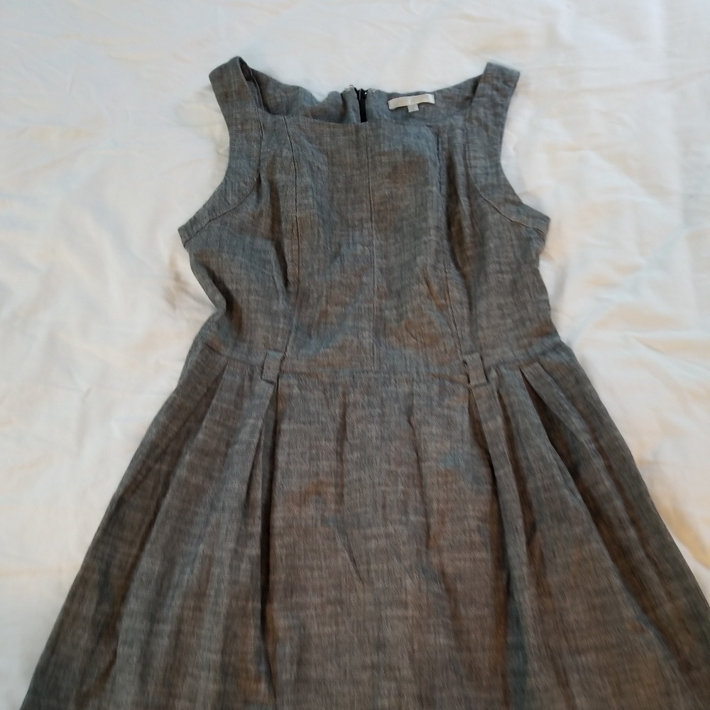 Sleeveless gray linen dress